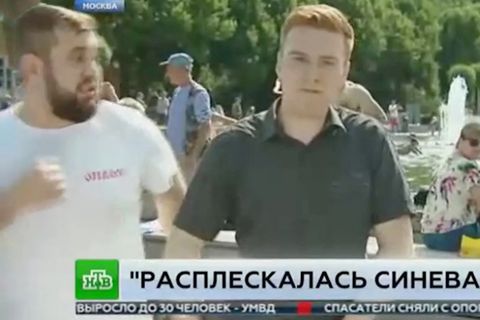 Schmerzhafter Zwischenfall: Betrunkener Russe schlägt TV-Moderator vor laufender Kamera