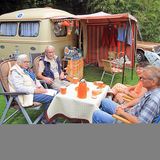 Die bekanntesten Camper der Welt sind auch wieder da: Annemarie und Karl-Heinz Paumen (links/beide 85 Jahre alt).