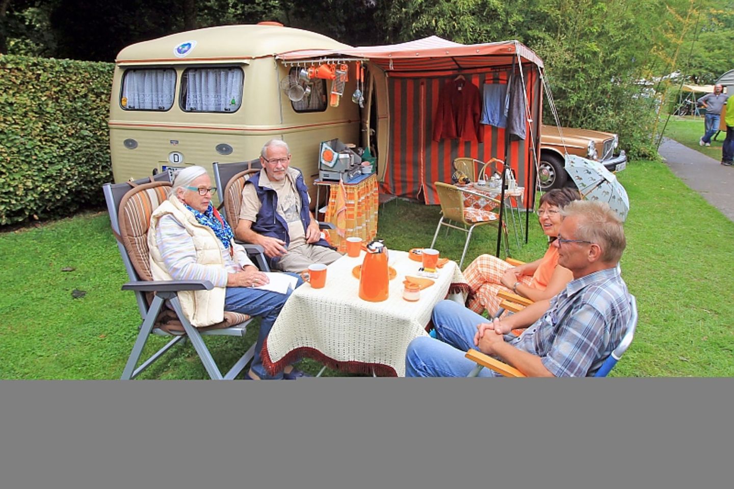 Die bekanntesten Camper der Welt sind auch wieder da: Annemarie und Karl-Heinz Paumen (links/beide 85 Jahre alt).