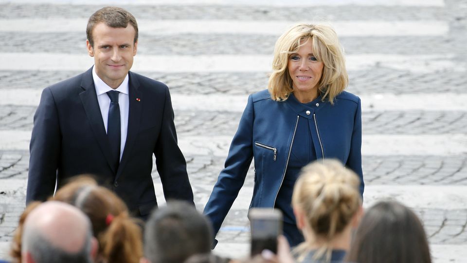 Franzosen unterzeichnen Petition gegen Status von Brigitte Macron