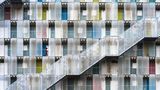 Ein Wohngebäude in der Gifu-Präfektur in Japan. "Es ist sehr bunt, aber es ist ein normales Gemeinschaftshaus, in dem gewöhnliche Menschen leben können", sagt Tetsuya Hashimoto.