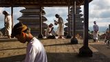 "Blessings at Besakih" nennt Michael Dean Morgan seine Aufnahme vom hinduistischen Besakih-Tempel auf der indonesischen Insel Bali.