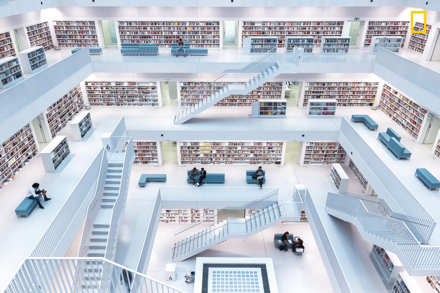 Fotowettbewerb National Geographic 2017: Kategorie Stadt: Diese Innenaufnahme wurde von Norbert Fritz in Stuttgart aufgenommen und verhalf ihm zum ersten Preis in der Kategorie Städte. Es handelt sich um den Neubau der Stadtbibliothek, ein Entwurf des koreanischen Architekten Eun Young Yi. Kategorie Stadt: Diese Innenaufnahme wurde von Norbert Fritz in Stuttgart aufgenommen und verhalf ihm zum ersten Preis in der Kategorie Städte. Es handelt sich um den Neubau der Stadtbibliothek, ein Entwurf des koreanischen Architekten Eun Young Yi.