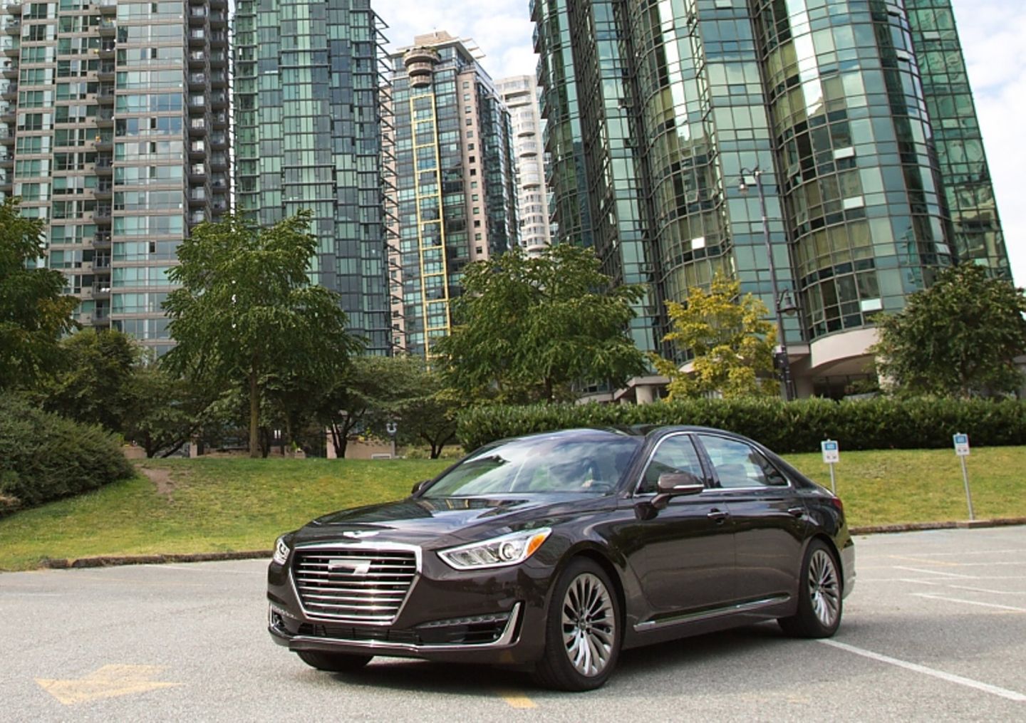 Genesis G90