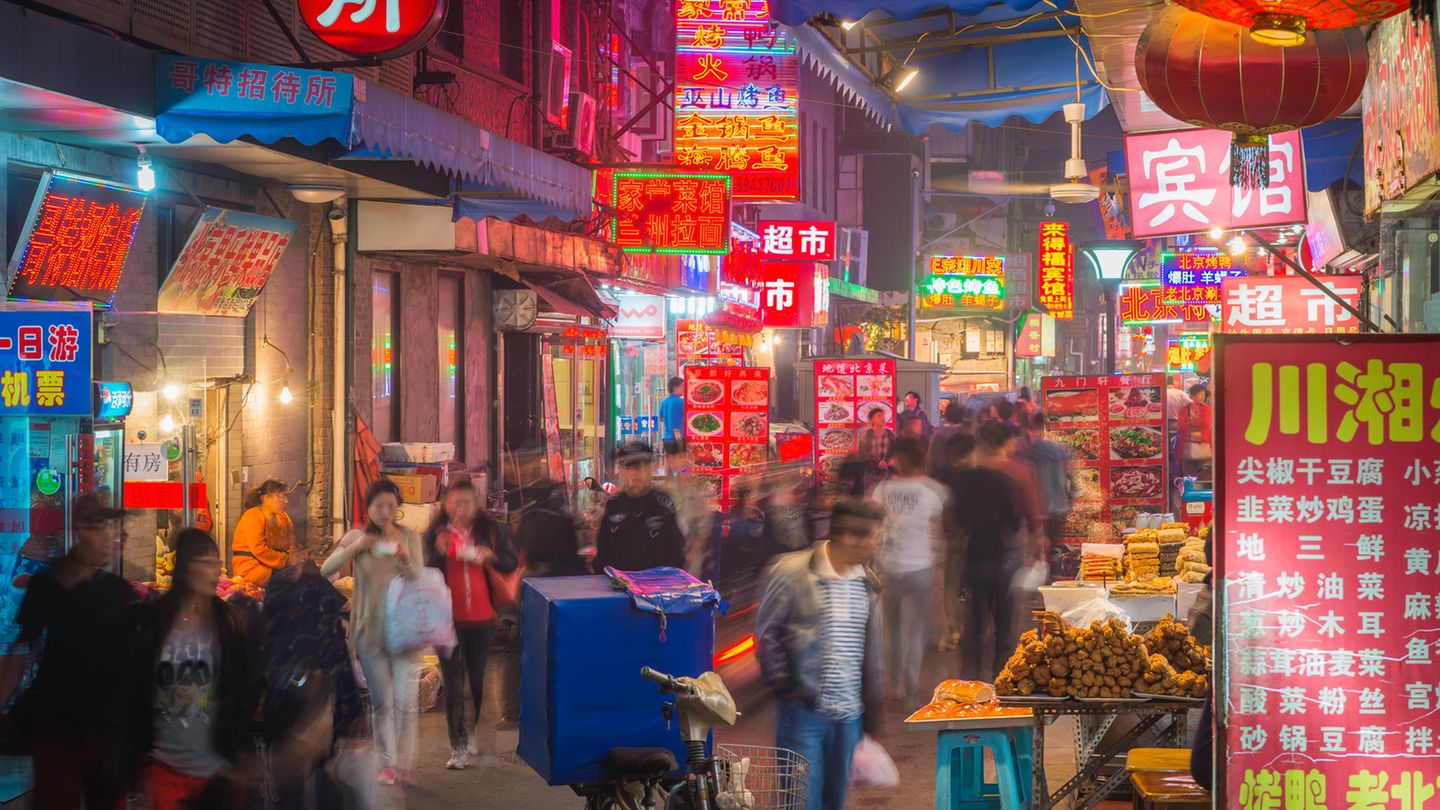Chinesische Rentnerinnen-Gang treibt mit Terrormethoden Schulden ein