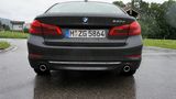 Beim BMW 530d sind die beiden Auspuffrohre echt