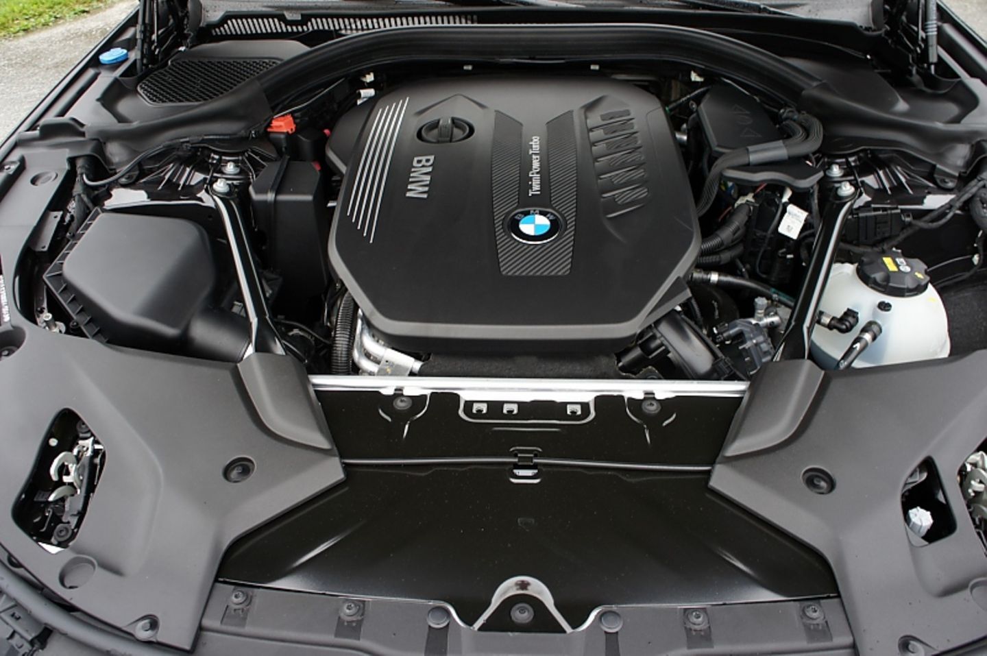 Der Sechszylinder Diesel hat 265 PS