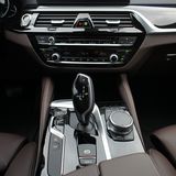 Auch beim 5er hat die Kacheloptik Einzug gehalten