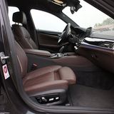 Die Komfortsitze lassen sich vielfältig einstellen