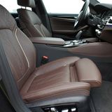 Das Leder heißt \'Nappa\' Mokka