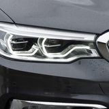 LED-Scheinwerfer sind serienmäßig, Kurvenlicht kostet Aufpreis