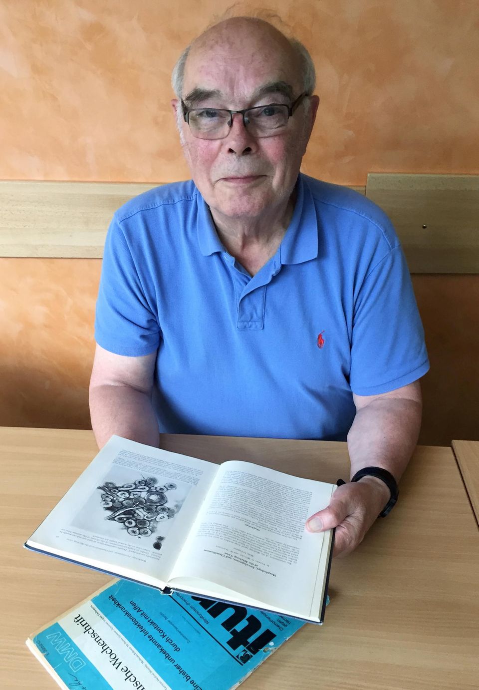 "Es war die Suche nach der Nadel im Heuhaufen": Werner Slenczka, 82 Jahre, emeritierter Virologie-Professor