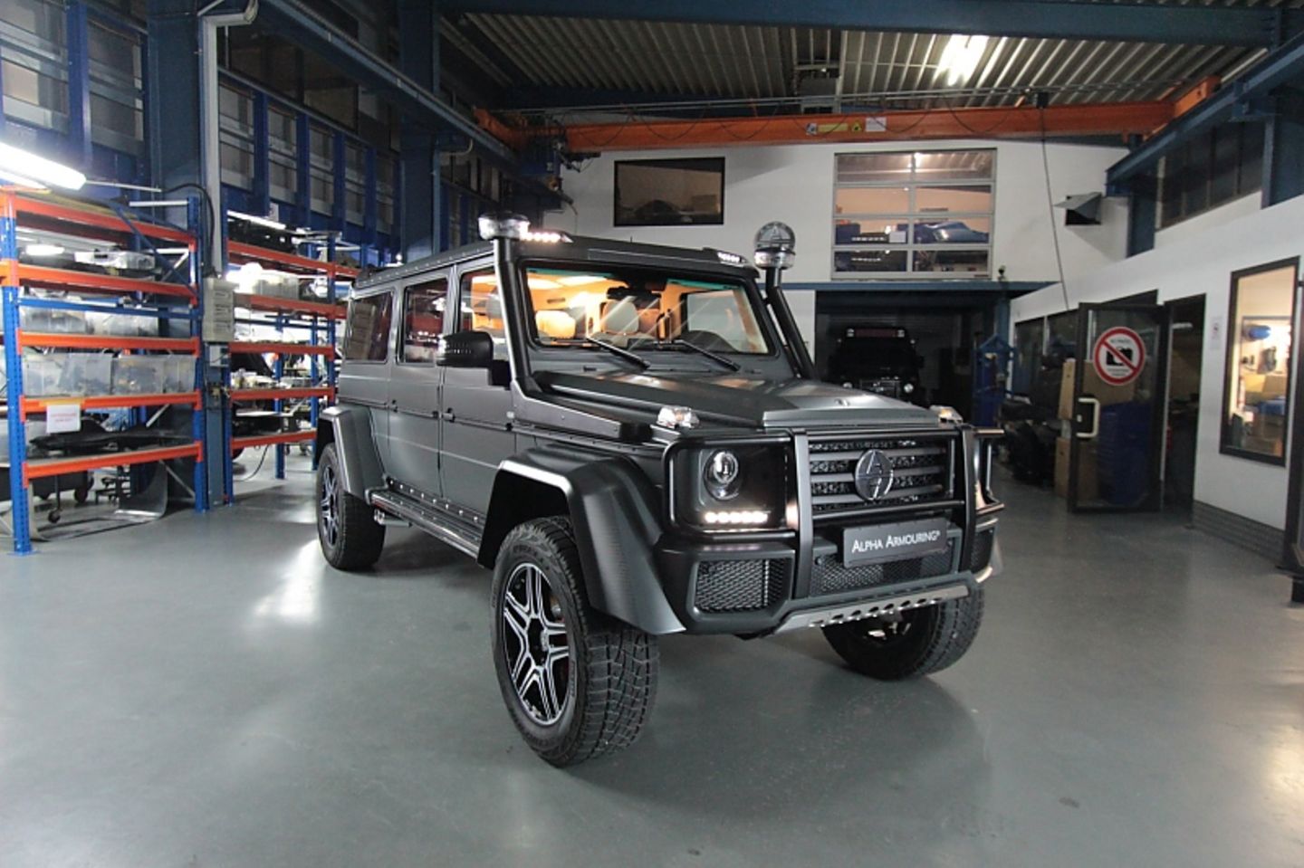 Alpha Armouring Titan - mindestens 900.000 Euro teuer - plus Steuern