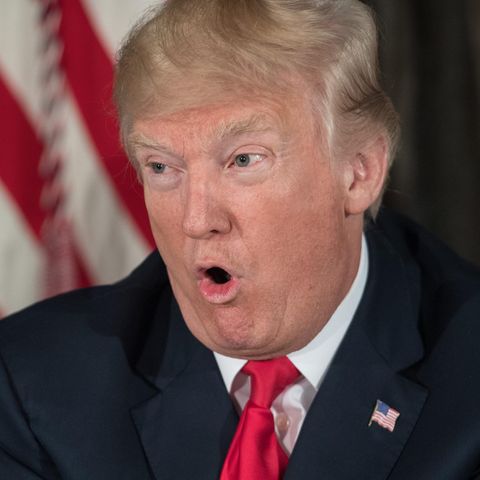 Donald Trump wird von Transgender-Frauen aus den US-Streitkräften verklagt