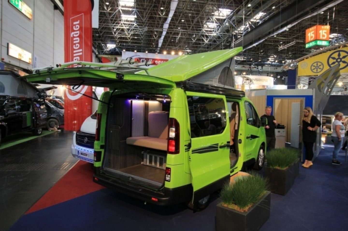 Farbenfroh geht es jedes Jahr zur Sache, wie hier beim Colibri von Karmann Mobil.