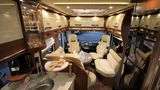 Dieses Interieur gehört zu einem 121.200 Euro teuren Carthago chic e-line I 51 QB S linerclass.