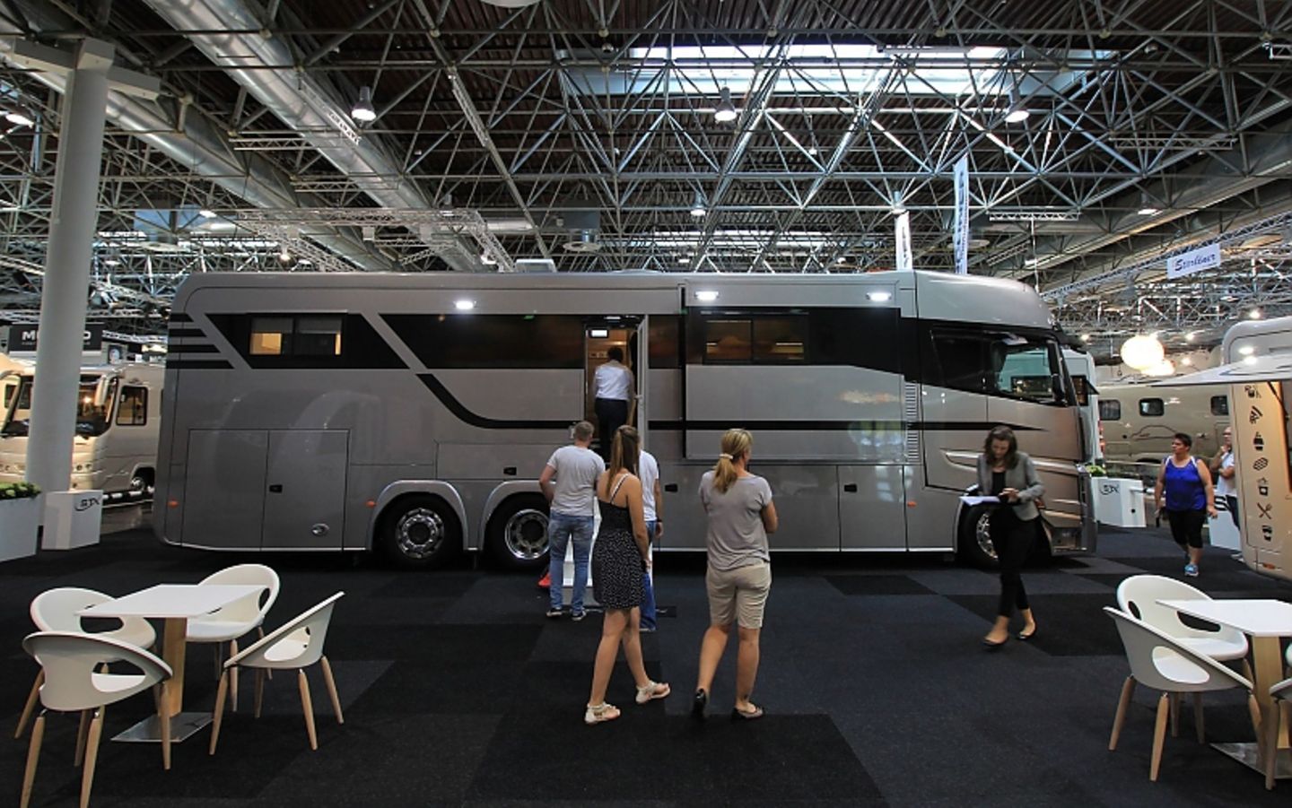 Schaut schon von außen recht martialisch aus: Motorhomes STX.
