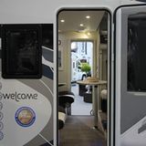 Kuriose Neuheiten wie Türen auf beiden Seiten sind gern gesehen.