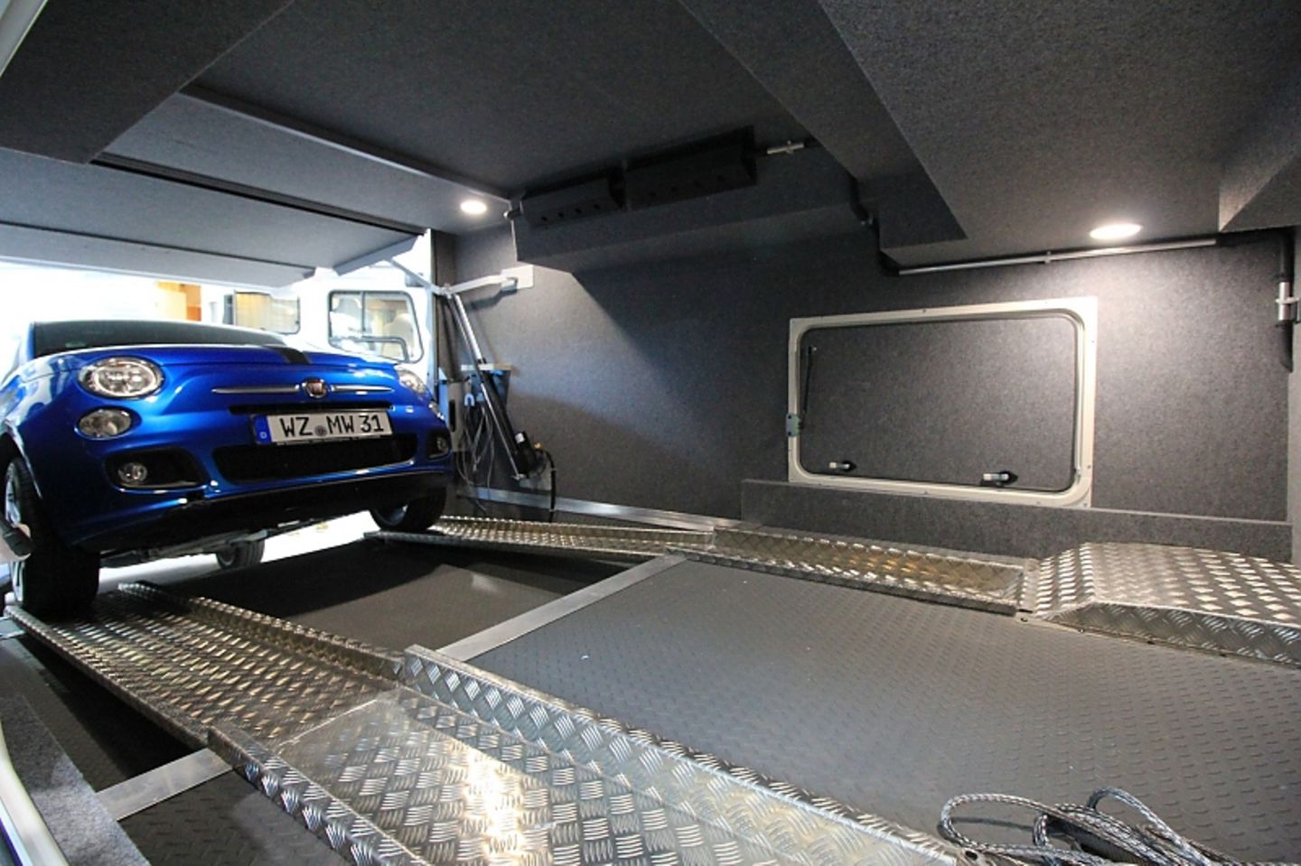 Ein Blick in eine fahrende Garage für 318.294 Euro.