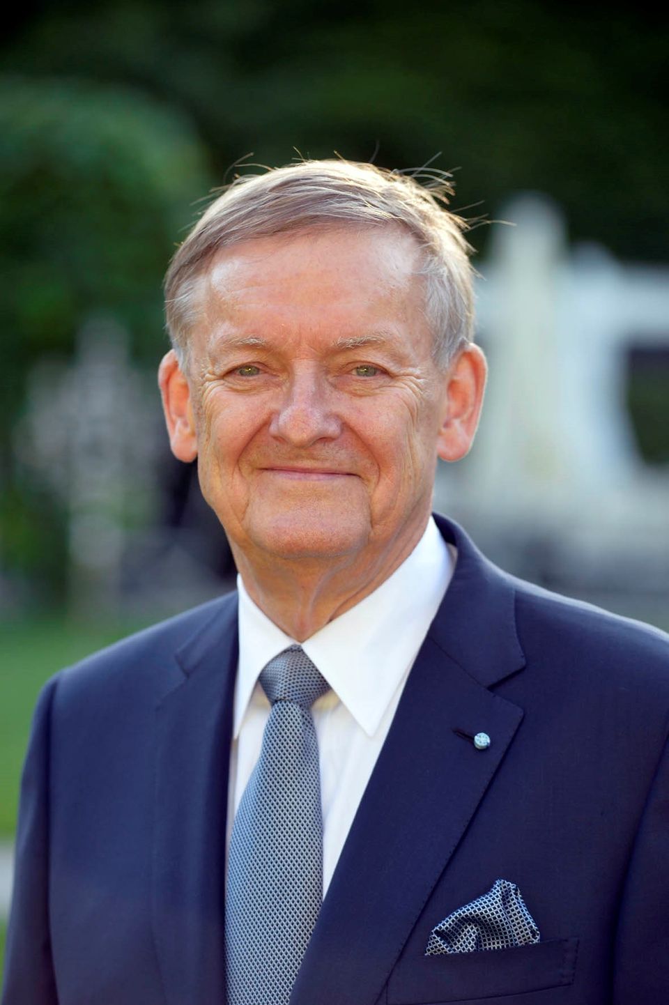 Die undatierte Aufnahme zeigt den Raketenexperten Robert Schmucker von der Technischen Universität München (TUM).