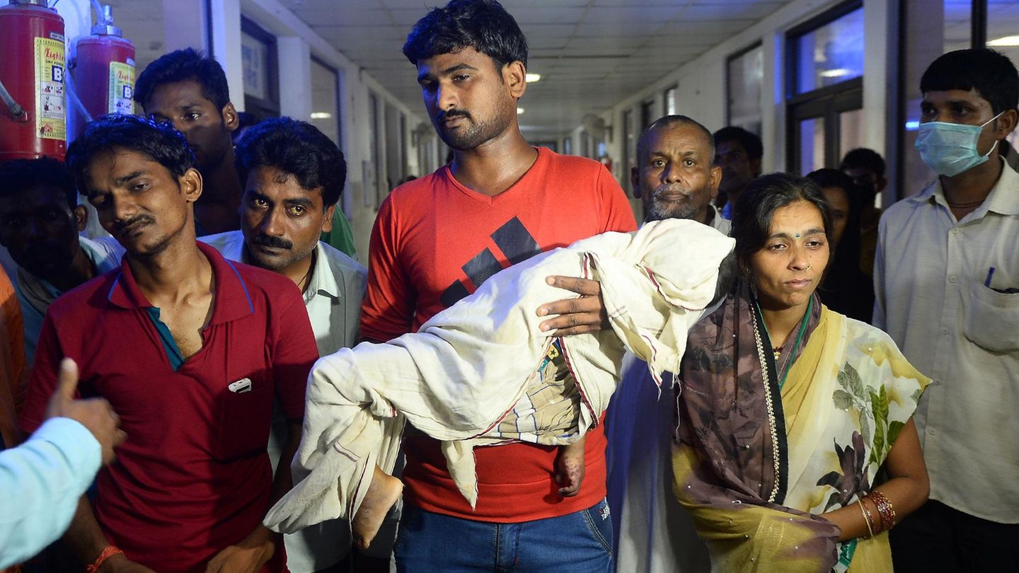 Indien: Krankenhaus geht Sauerstoff aus - Dutzende Kinder sterben