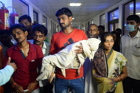 Indien: Krankenhaus geht Sauerstoff aus - Dutzende Kinder sterben
