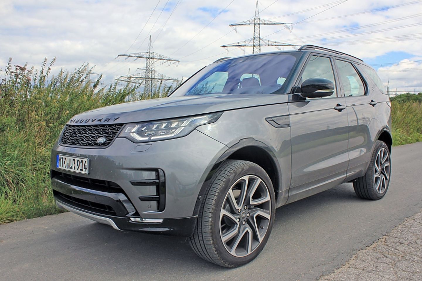 Der Land Rover Discovery V ist 1,85 Meter hoch,...