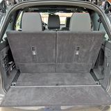 Bei Vollbesetzung passen 258 Liter hinein.