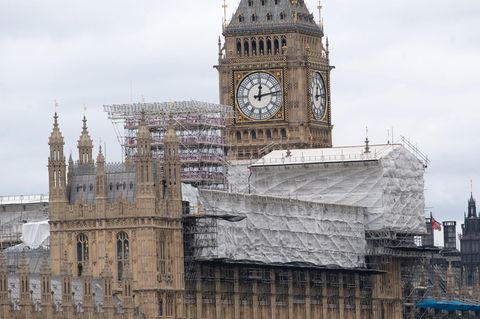 Gerüste und Verschalung an Houses of Parliament in London - Auch Big Ben wird renoviert