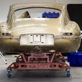 Momentan dauert die Restauration eines E-Types noch 15 Monate, bald soll es schneller gehen