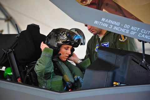 Christine Mau ist die erste Frau, die eine F-35 fliegen konnte.