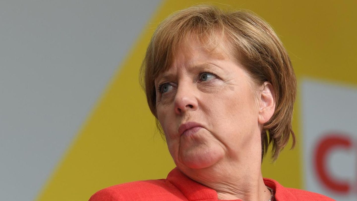 Auch wenn es für CDU/CSU im stern-RTL-Wahltrend diesmal um einen Punkt runter geht, bleibt Angela Merkel klar auf Kanzlerkurs.
