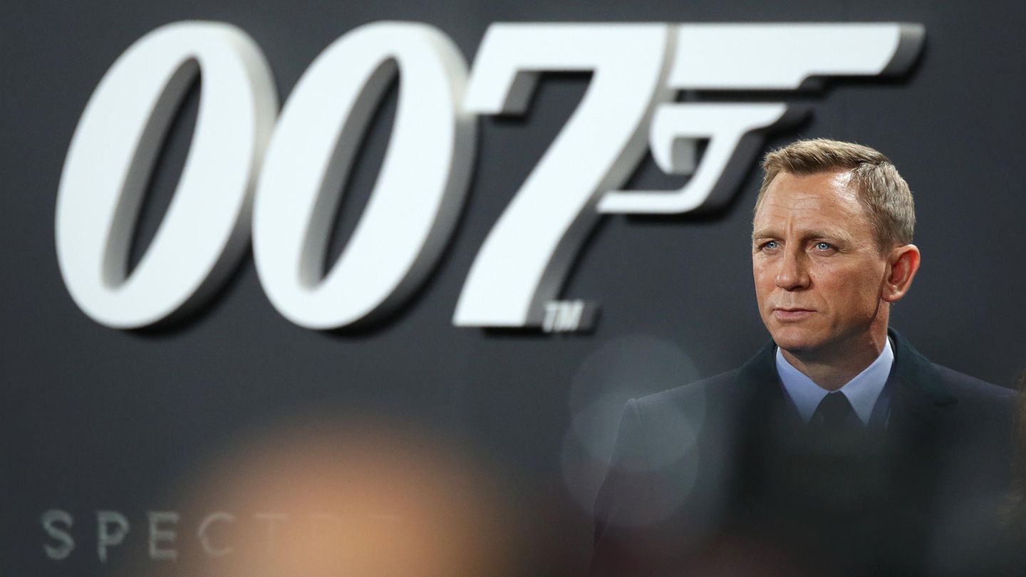 Daniel Craig