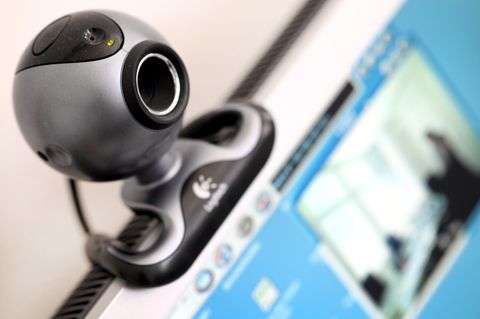 Im Netz geben "Kunden" aus Deutschland Anweisungen für Kindermissbrauch im Ausland