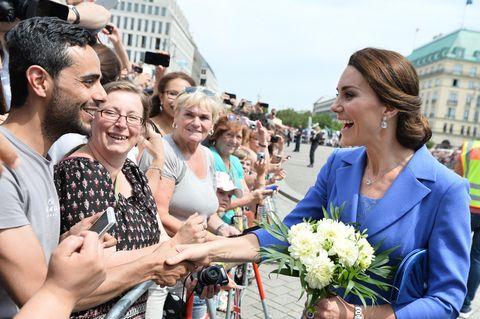 Herzogin Kate mit Fans