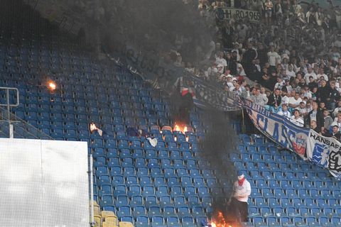 Ausschreitungen beim DFB-Pokal Spiel zwischen Ultras von Hertha BSC Berlin und Hansa Rostock.