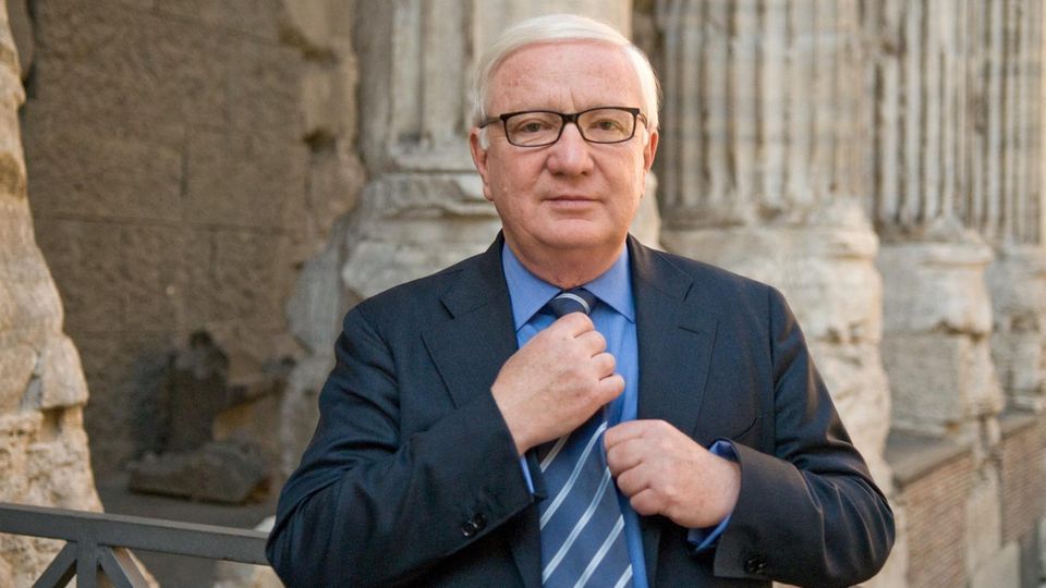 Seit Jahrzehnten vermisst: Giancarlo Capaldo bekam als Anti-Mafia-Staatsanwalt eine elektrisierende Aussage auf den Tisch, 25 Jahre nach Emanuelas Entführung Giancarlo Capaldo bekam als Anti-Mafia-Staatsanwalt eine elektrisierende Aussage auf den Tisch, 25 Jahre nach Emanuelas Entführung