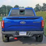 und ist mit Spiegeln fast 2,46 Meter breit.