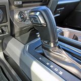 Im Ford F-150 Raptor ist alles riesig.