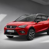  Sanfte Beplankungen an Radhäusern und Türschwellern: Das Blechkleid des Seat Arona wirkt gleichzeitig adrett und robust. 