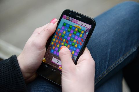 Studie für die Gamescom: Ein Smartphone-Bildschirm zeigt das Spiels "Candy Crush"