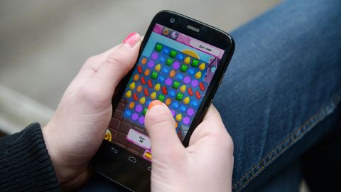 Studie für die Gamescom: Ein Smartphone-Bildschirm zeigt das Spiels "Candy Crush"