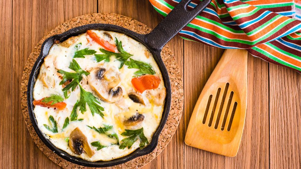 Günstig kochen: Leeres Konto, leerer Magen: 10 Rezepte für unter 10 Euro Günstig kochen: Leeres Konto, leerer Magen: 10 Rezepte für unter 10 Euro
