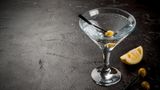 Ein Leichtgewicht: ein Martini kommt auf 160 Kilokalorien und 0,11 Gramm Zucker.