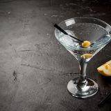 Ein Leichtgewicht: ein Martini kommt auf 160 Kilokalorien und 0,11 Gramm Zucker.