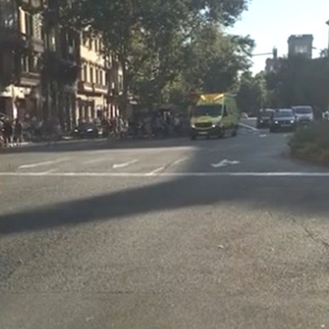 Las Ramblas: Ausnahmezustand in Barcelona: neon-Reporterin vor Ort