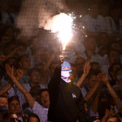 Ultras von Hertha BSC Berlin zünden Pyrotechnik