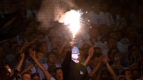 Ultras von Hertha BSC Berlin zünden Pyrotechnik