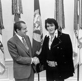 Elvis Presley besucht Präsident Richard Nixon im Weißen Haus