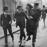 Frauenrechtlerin Emmeline Pankhurst wird verhaftet